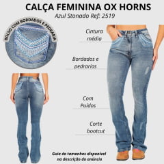 Calça Feminina Ox Horns Jeans Azul Stonado Flare Com Puídos E Bordados Nos Bolsos Azul Com Brilho Ref.2519