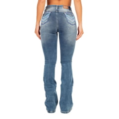 Calça Feminina Ox Horns Jeans Azul Stonado Flare Com Puídos E Bordados Nos Bolsos Azul Com Brilho Ref.2519