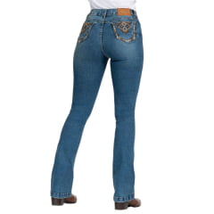 Calça Feminina Stabulos Jeans Azul Stonado Bootcut Com Bordados Nas Laterais E Bolsos Traseiros REF: STB493