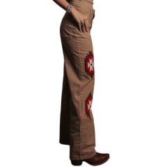 Calça Feminina Turkese Sundance Bege Escuro Reta Bordado Marrom/Vermelho E Branco Ref:CA07601