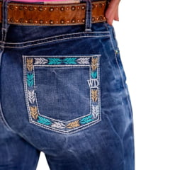 Calça Feminina West Dust Jeans Azul Escuro Manchado Mississipi Bootcut Com Bordado Nos Bolsos Traseiros REF: CL29309