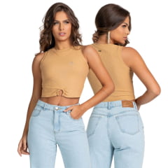 Camiseta Cropped Feminina Stabulos Bege Com Bordado De Cavalo E Argola Dourada REF: STB464