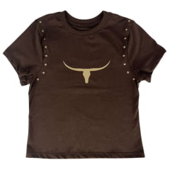 Camiseta Cropped Feminino Os Moiadeiros Premio Marrom Com Estrelas E Longhorn Dourado Ref:CROP0006