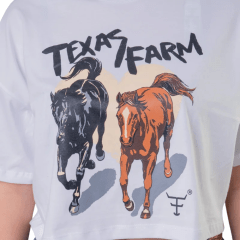 Cropped Feminino Texas Farm Oversized Manga Curta Branco Estampa Cavalos Logo Preto Ref:CCo004