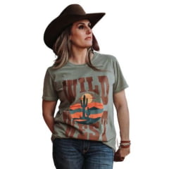 Camiseta Feminina Marikota Western Manga Curta Verde Oversized Estampada Wild West Ref:M2025-002