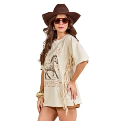 Camiseta Feminina Moon Horse T-shirt Over Horse Love Bege Estampada Com Brilhos E Franja Ref:0111445