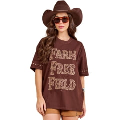 Camiseta Feminina Moon Horse T-shirt Over Marrom Farm Free Field Com Tachinhas Ref: 01.11.432