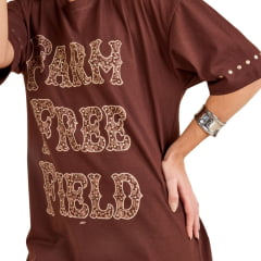 Camiseta Feminina Moon Horse T-shirt Over Marrom Farm Free Field Com Tachinhas Ref: 01.11.432