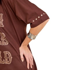 Camiseta Feminina Moon Horse T-shirt Over Marrom Farm Free Field Com Tachinhas Ref: 01.11.432