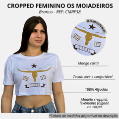 Camiseta Feminina Os Moiadeiros Branca Cropped Wide Com Logo Em Dourado REF: CMRF38