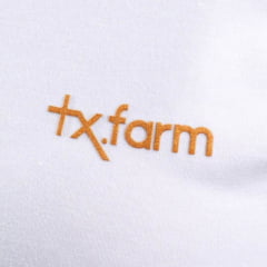 Camiseta Feminina Texas Farm Baby Look Manga Curta Branco Logo Dourado Ref:CF378