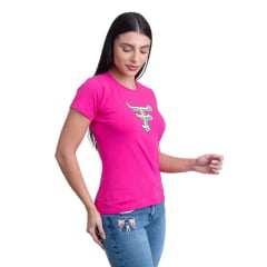 Camiseta Feminina Texas Farm Rosa Pink Babylook Manga Curta Com Logo Verde/Azul REF: CF296