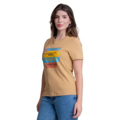 Camiseta Feminina Texas Farm Soft Friends Hip Manga Curta Caramelo Logo Estampado Preto/Amarelo E Azul  Ref:CFS0001
