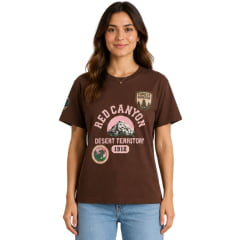 Camiseta Feminina Turkese T-Shirt Manga Curta Marrom Estampada Canyon Patches Em Rosa - Ref:TS04602 Camiseta Feminina Turkese T-Shirt Manga Curta Marrom Estampada Canyon Patches Em Rosa - Ref:TS04602
