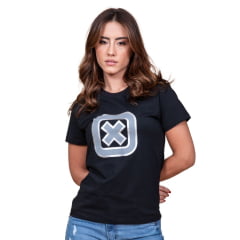 Camiseta Feminina TXC Preta Manga Curta Slim Custom Com Logo Grande Prata REF: 50952