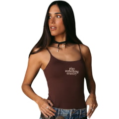 Regata Feminina Turkese Malha Marrom Alças Perfect Fit Country Estampa Branco REF:RC04603 Regata Feminina Turkese Malha Marrom Alças Perfect Fit Country Estampa Branco REF:RC04603
