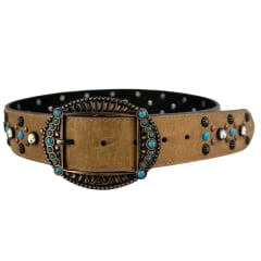 Cinto Feminino Pyramid Country Couro Creme Strass Cravinhos Pedra Azul Claro Fivela Oval Ref: PY-6157