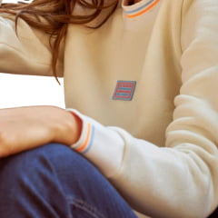 Moletom Feminino Lee Cropped Off White Detalhes Em Azul E Laranja - REF:F1300L