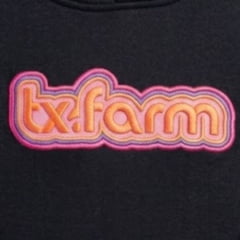 Moletom Feminino Texas Farm Modelo Canguru Capuz Preto Logo Bordado Rosa/Azul E Laranja  - Ref: MTF033