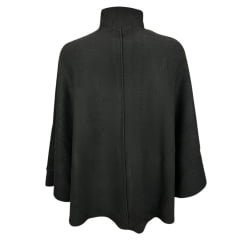 Poncho Preto Feminino Com Punho Oldoni Fecho de Botão Personalizado - Ref. 4701