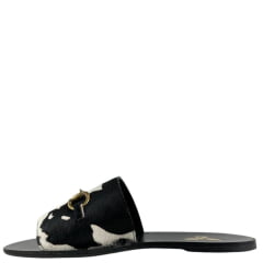 Sandália Rasteirinha Zenz Western Couro Pelo Vaca Preto E Branco Com Bridão Juanita Farm Ref: ZW0325071-1911